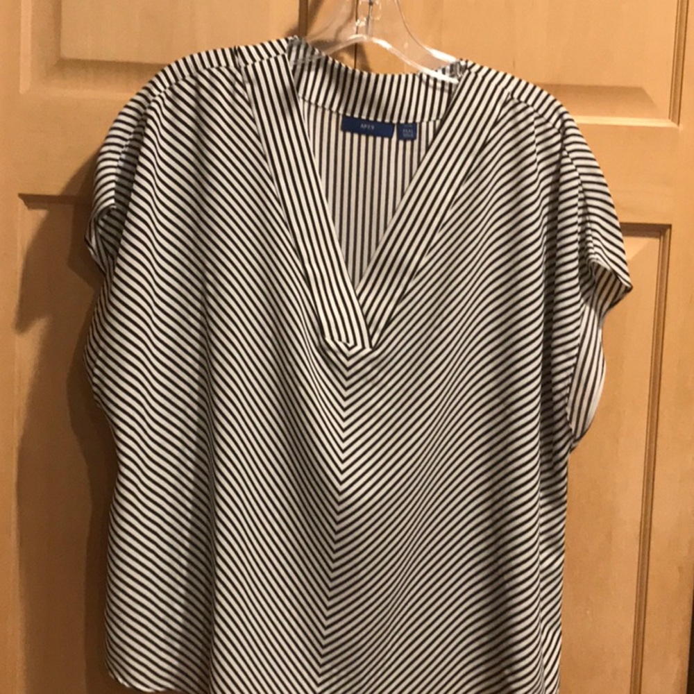 Apt 9 blouse